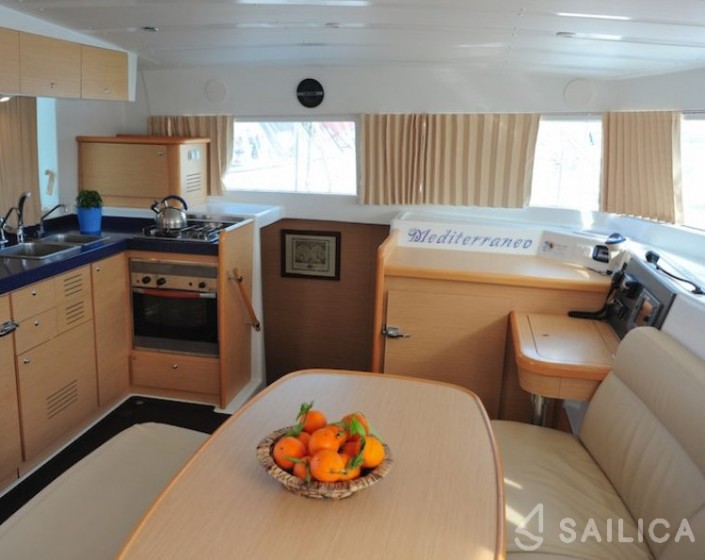 Lagoon 420 - Yacht Charter Sailica