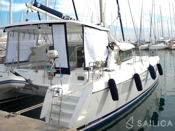 Lagoon 420 - Yacht Charter Sailica