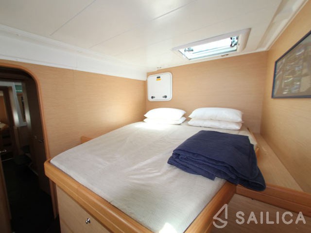 Lagoon 420 - Yacht Charter Sailica