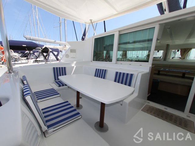 Lagoon 420 - Yacht Charter Sailica