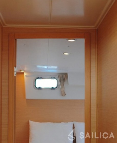 Lagoon 420 - Yacht Charter Sailica