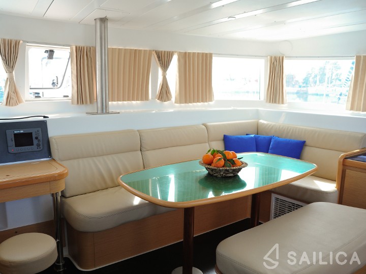 Lagoon 420 - Yacht Charter Sailica