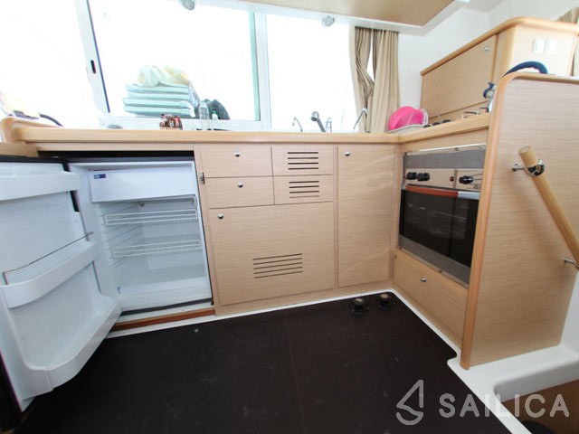 Lagoon 420 - Yacht Charter Sailica