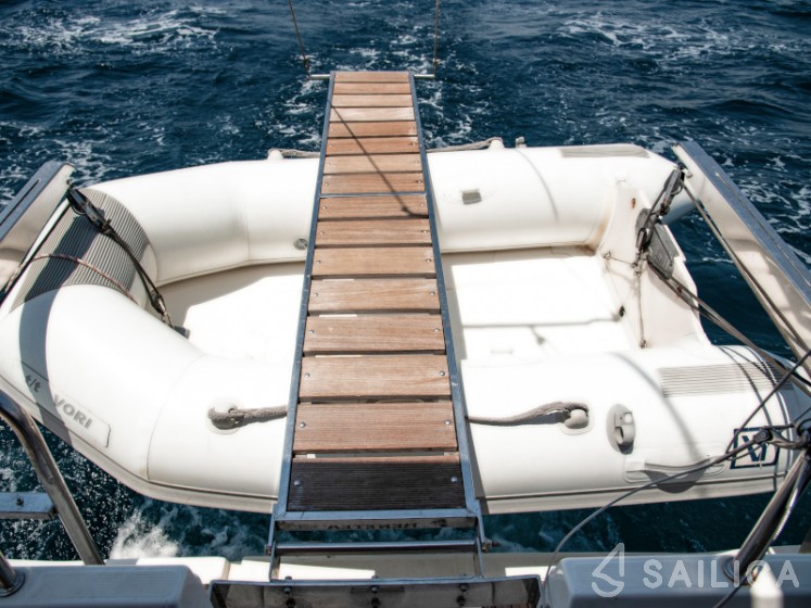 Oceanis 473 - Yacht Charter Sailica