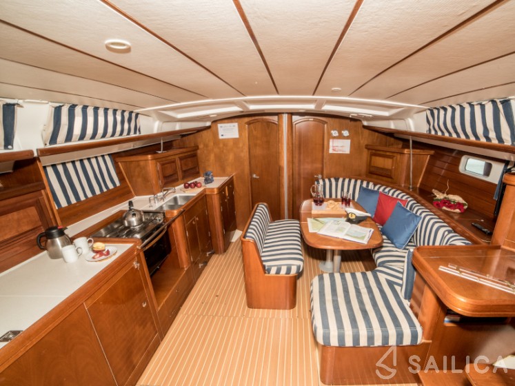 Oceanis 473 - Yacht Charter Sailica