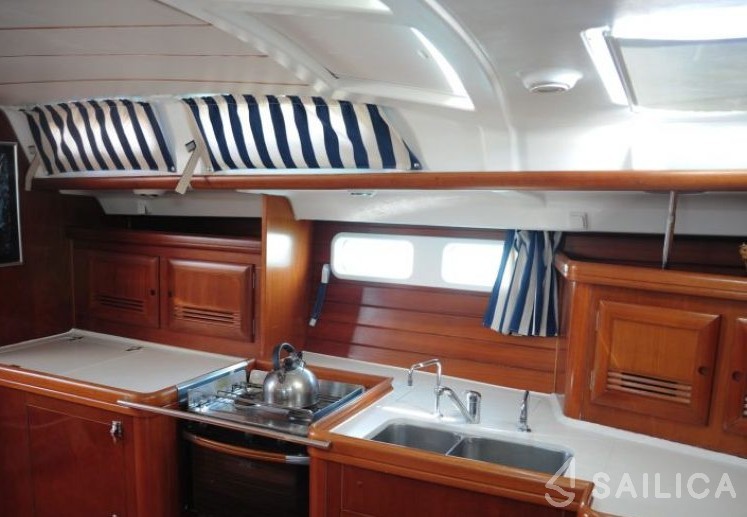 Oceanis 473 - Yacht Charter Sailica