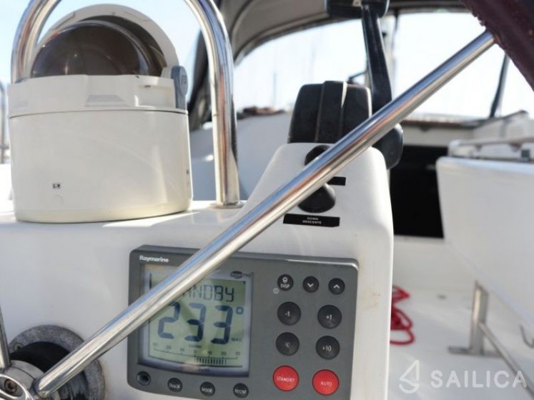 Oceanis 473 - Yacht Charter Sailica