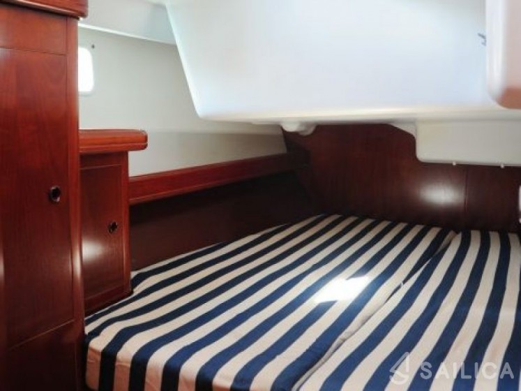 Oceanis 473 - Yacht Charter Sailica