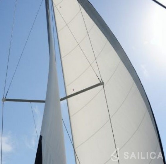 Oceanis 473 - Yacht Charter Sailica