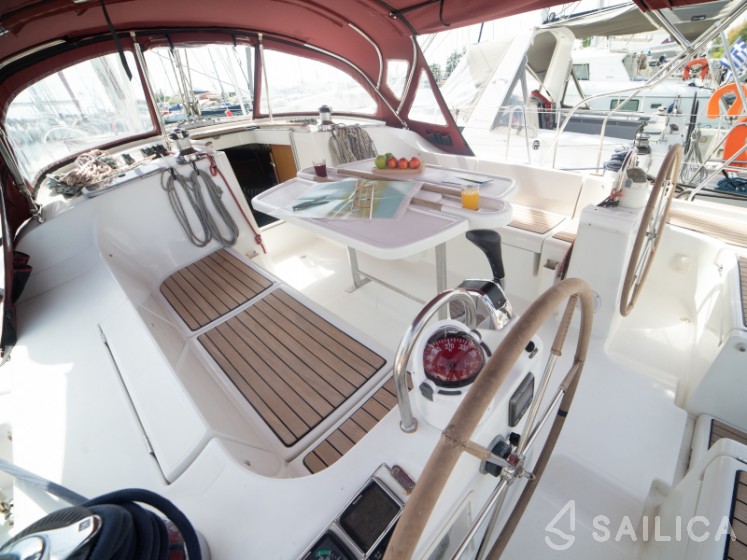 Oceanis 473 - Yacht Charter Sailica