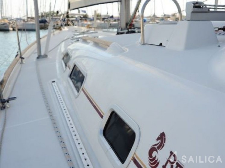 Oceanis 473 - Yacht Charter Sailica