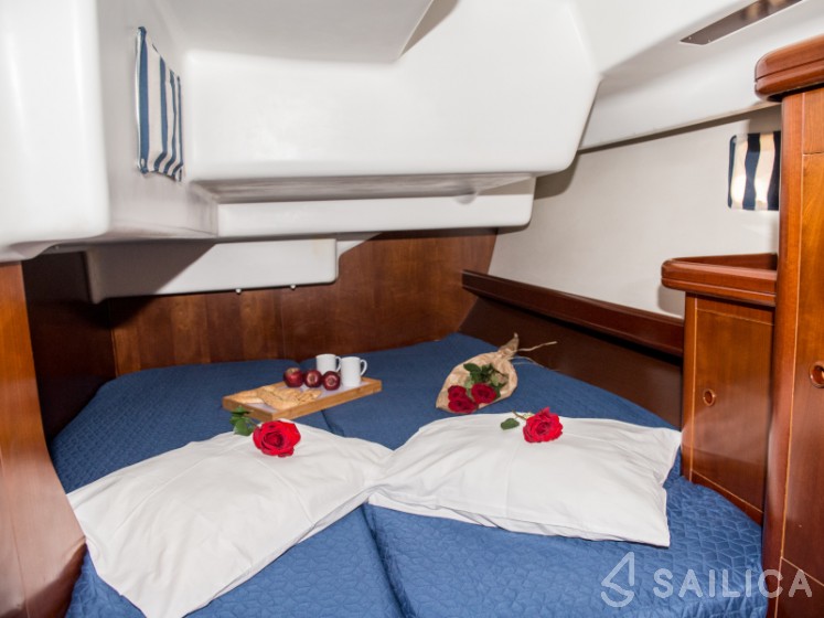 Oceanis 473 - Yacht Charter Sailica