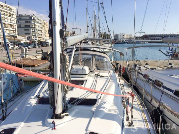 Bavaria 39 Cruiser - Yacht Charter Sailica