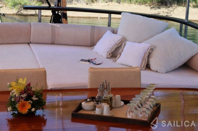 Gulet - Yacht Charter Sailica