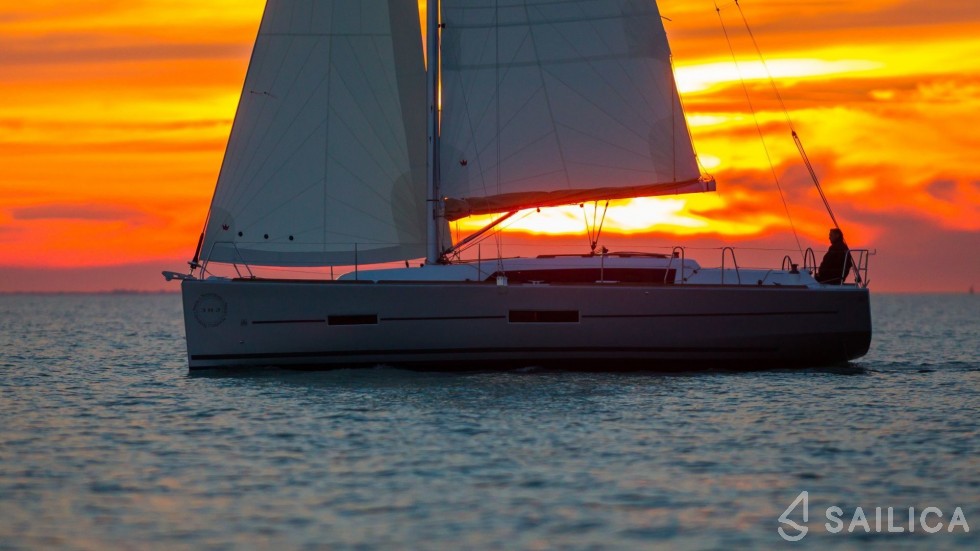 Dufour 382 GL - Yacht Charter Sailica
