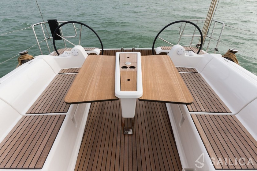 Dufour 382 GL - Yacht Charter Sailica