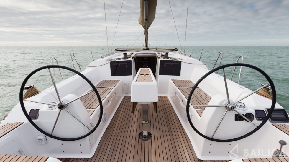 Dufour 382 GL - Yacht Charter Sailica