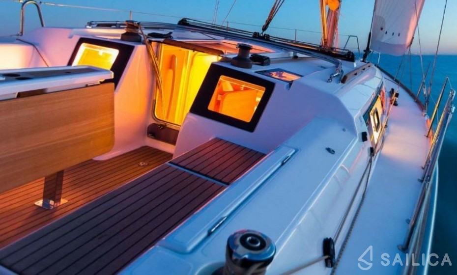 Dufour 382 GL - Yacht Charter Sailica