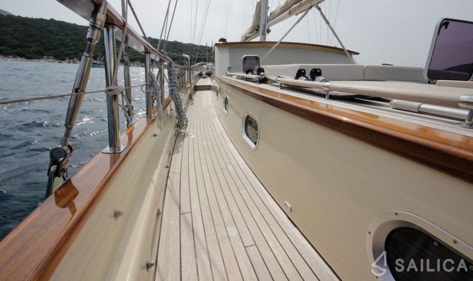 Gulet - Yacht Charter Sailica
