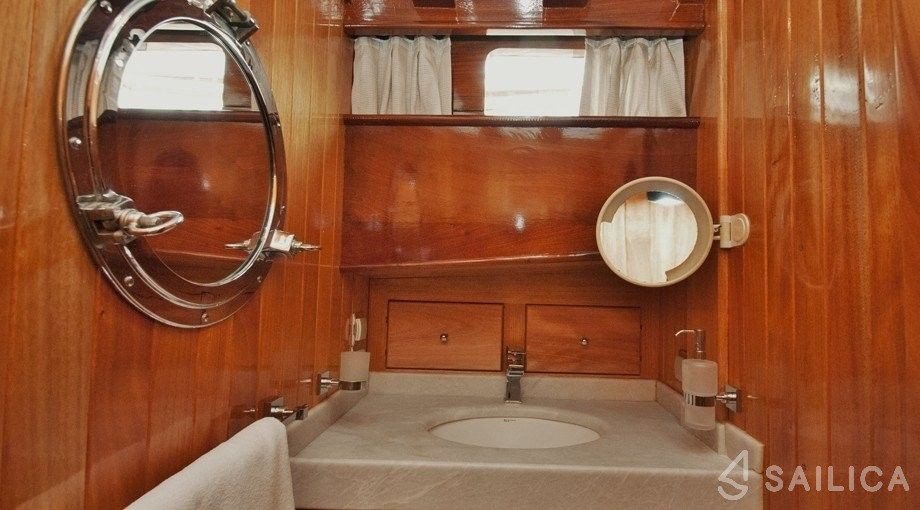 Gulet - Yacht Charter Sailica