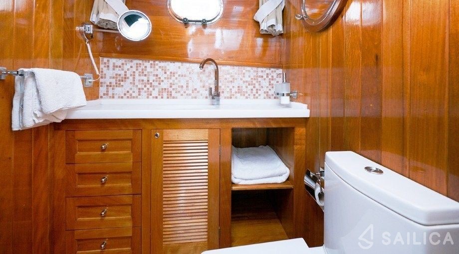 Gulet - Yacht Charter Sailica