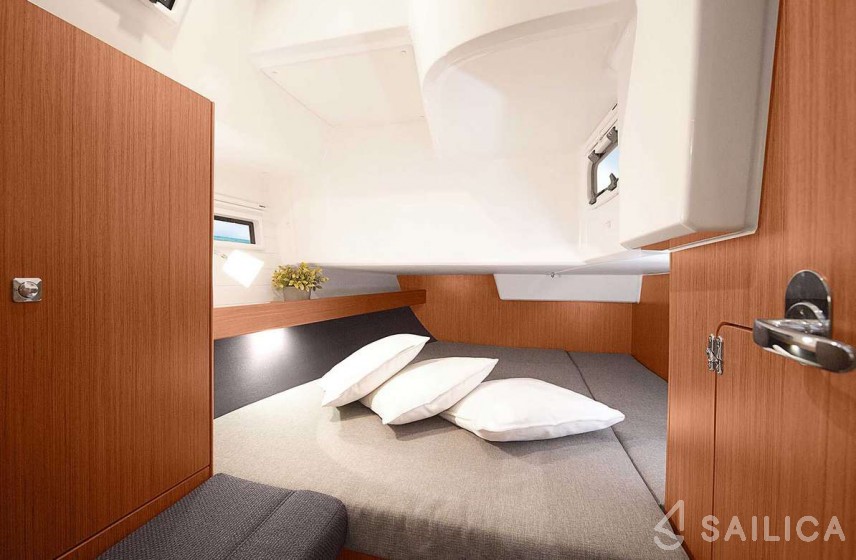 Bavaria Cruiser 41 - Yacht Charter Sailica
