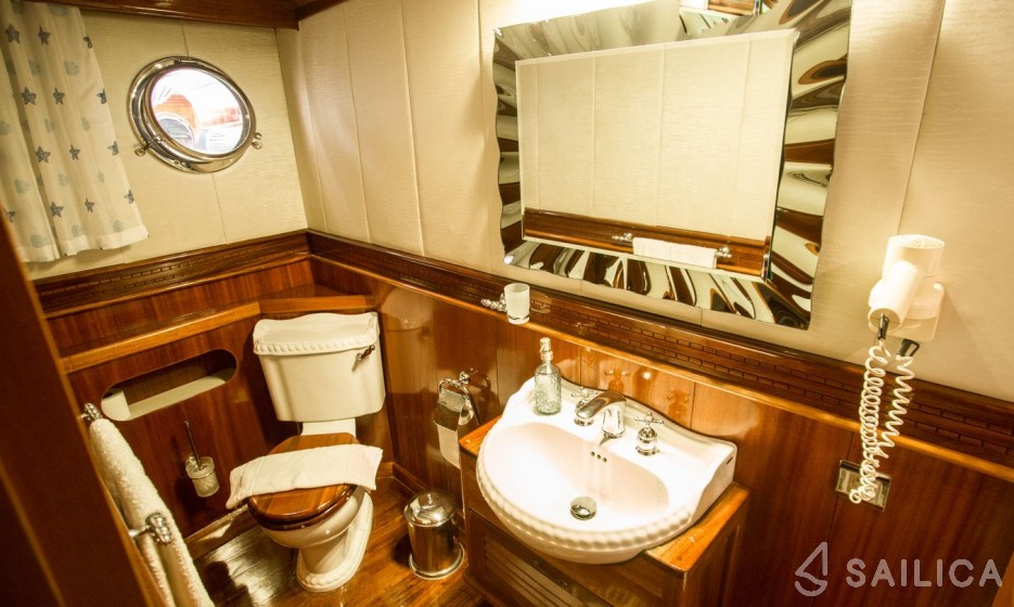 Gulet - Yacht Charter Sailica