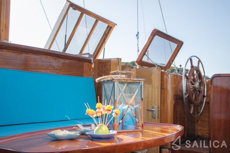 Gulet - Yacht Charter Sailica