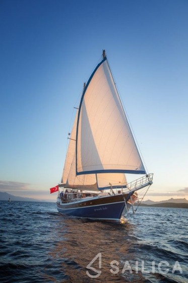 Gulet - Yacht Charter Sailica
