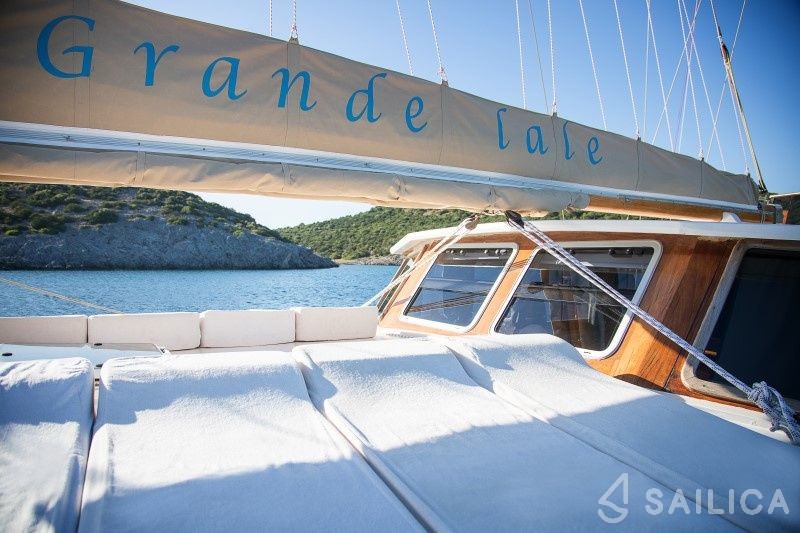 Gulet - Yacht Charter Sailica