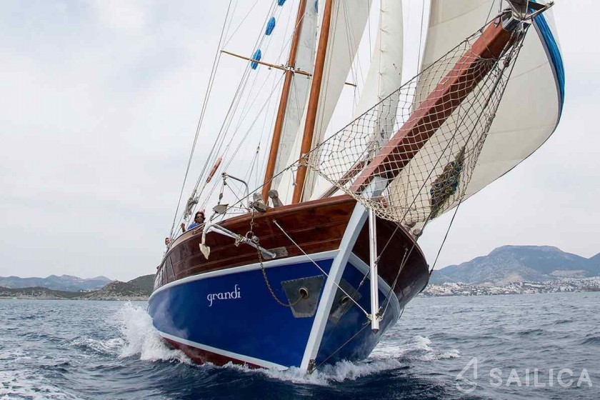 Gulet - Yacht Charter Sailica