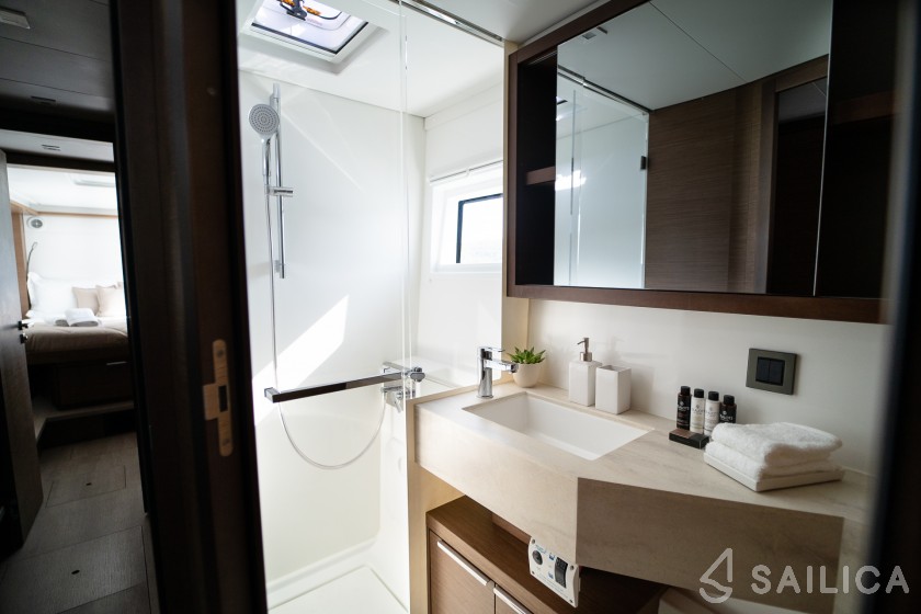 Lagoon 46  - Yacht Charter Sailica