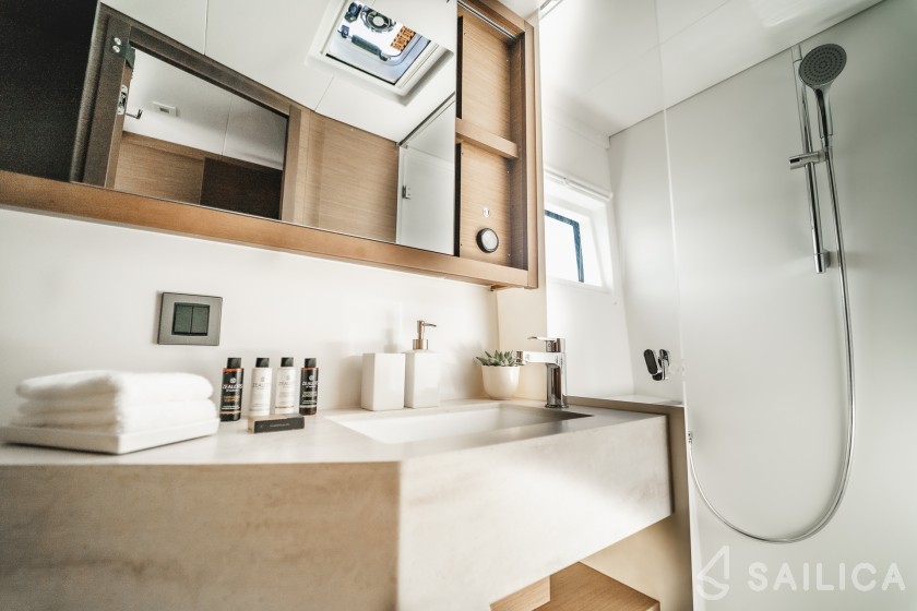 Lagoon 46  - Yacht Charter Sailica