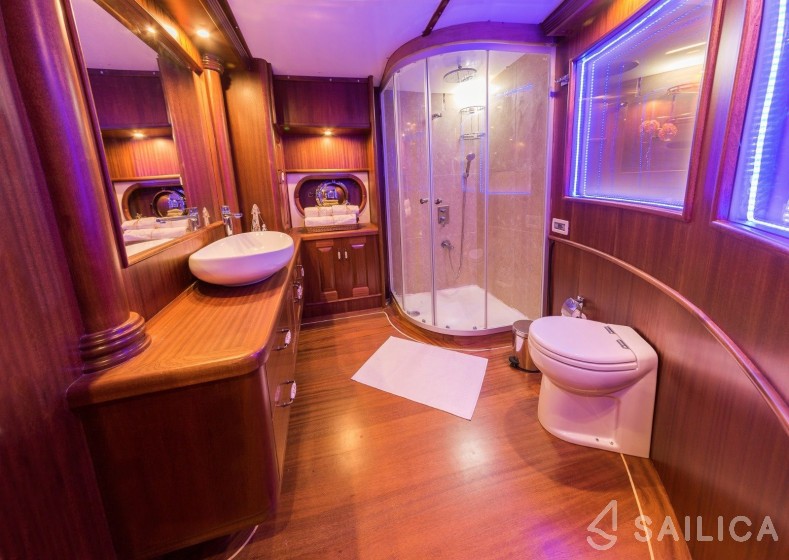 Gulet - Yacht Charter Sailica