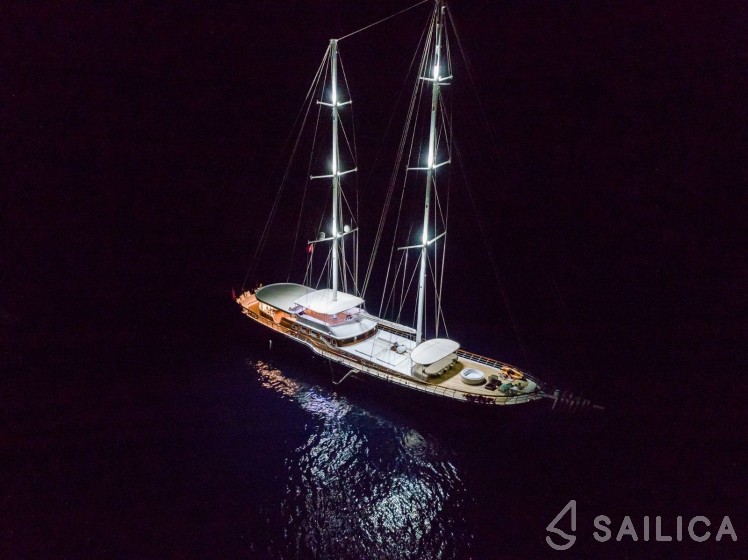 Gulet - Yacht Charter Sailica