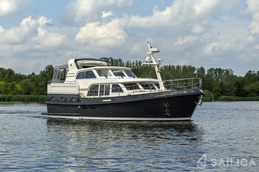 Linssen Grand Sturdy 450 Variotop - Yacht Charter Sailica