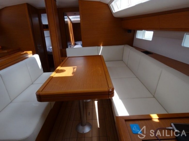 Jeanneau 54 - Yacht Charter Sailica