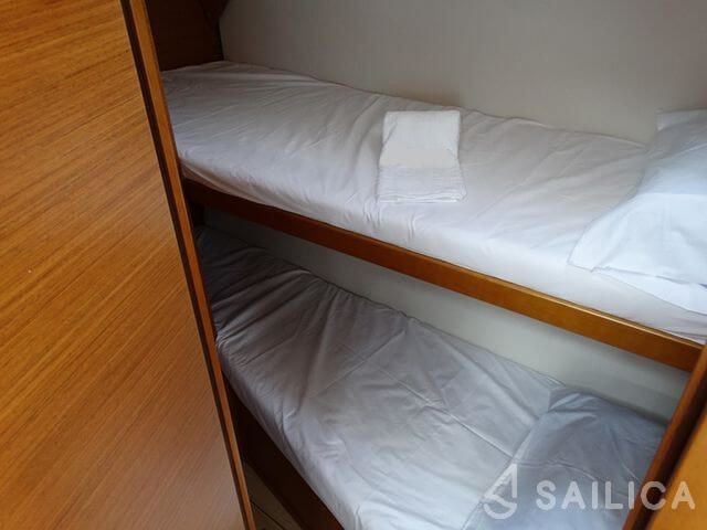 Jeanneau 54 - Yacht Charter Sailica