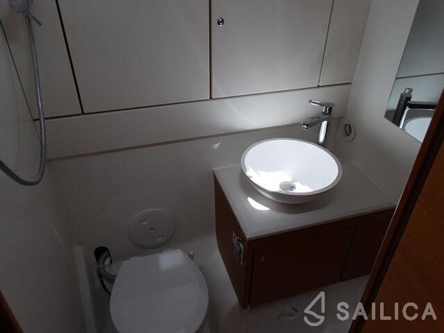 Jeanneau 54 - Yacht Charter Sailica