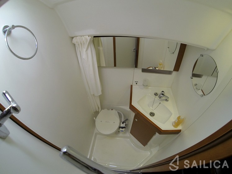 Oceanis 50 - Yacht Charter Sailica