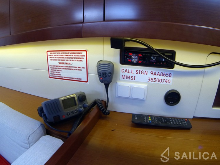 Oceanis 50 - Yacht Charter Sailica