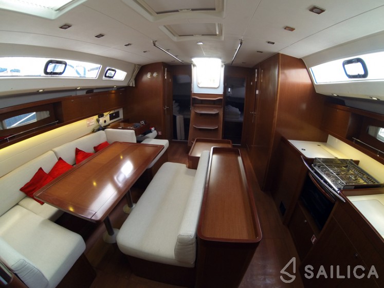 Oceanis 50 - Yacht Charter Sailica