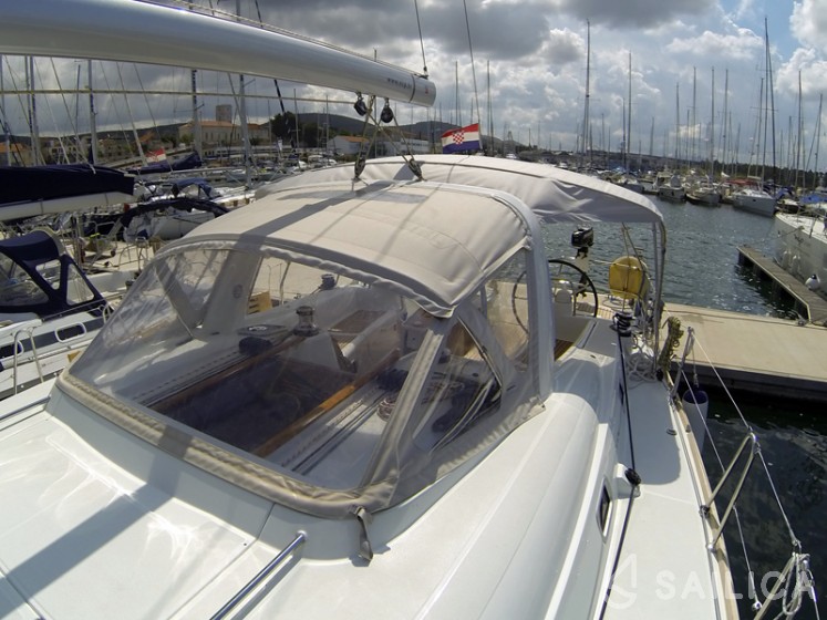 Oceanis 50 - Yacht Charter Sailica