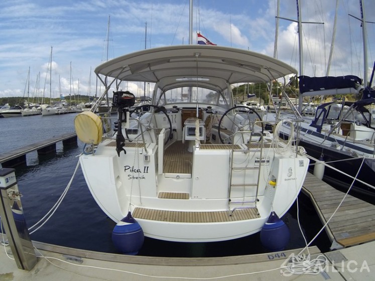 Oceanis 50 - Yacht Charter Sailica