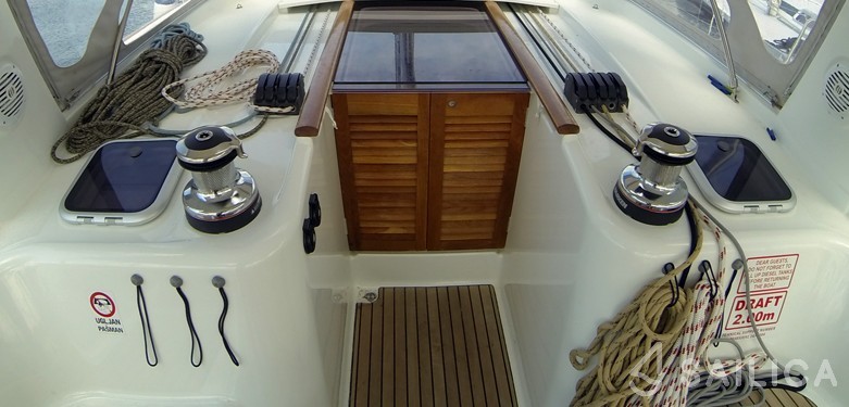 Oceanis 50 - Yacht Charter Sailica
