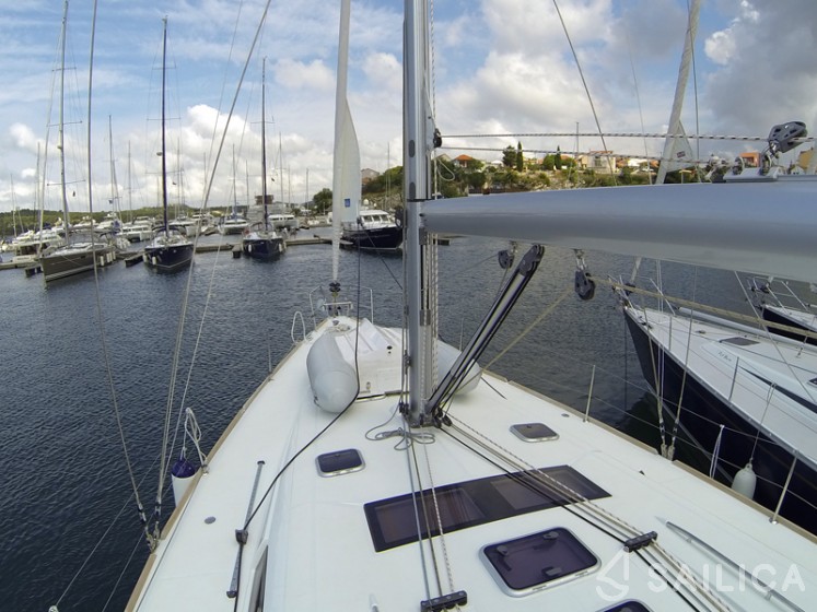 Oceanis 50 - Yacht Charter Sailica