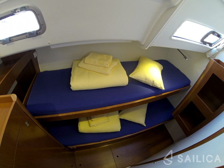 Oceanis 50 - Yacht Charter Sailica