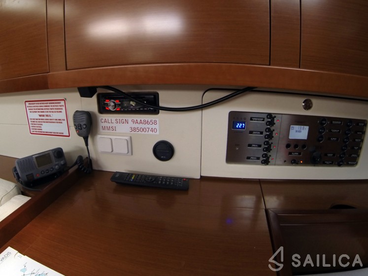 Oceanis 50 - Yacht Charter Sailica