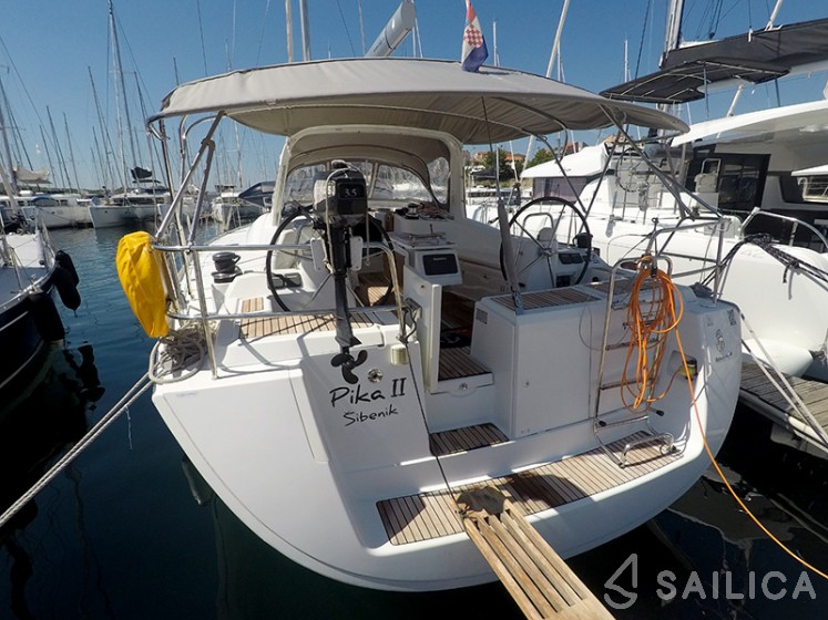 Oceanis 50 - Yacht Charter Sailica