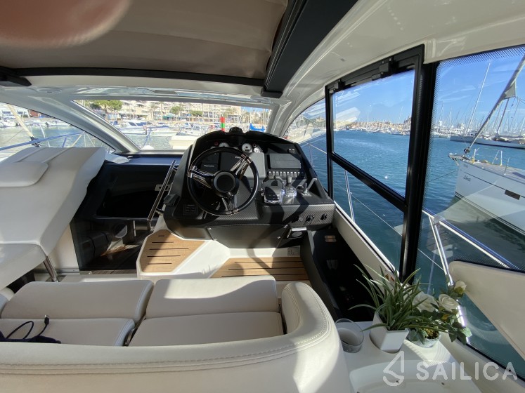Cranchi M44 HT - Yacht Charter Sailica